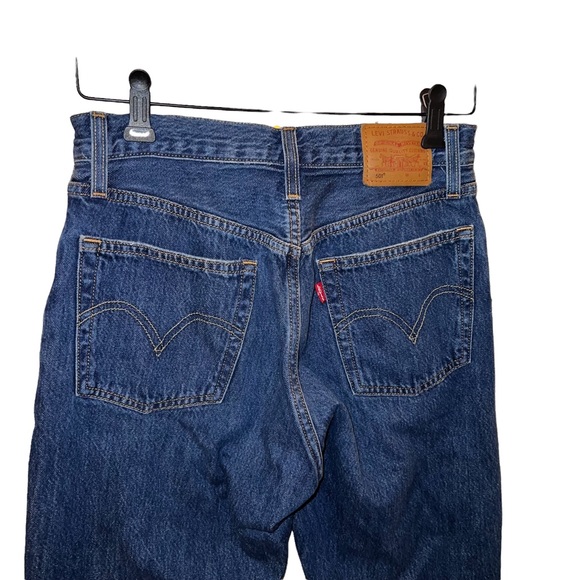 Vintage Women’s Distressed Levi’s 501 jeans - Picture 7 of 16